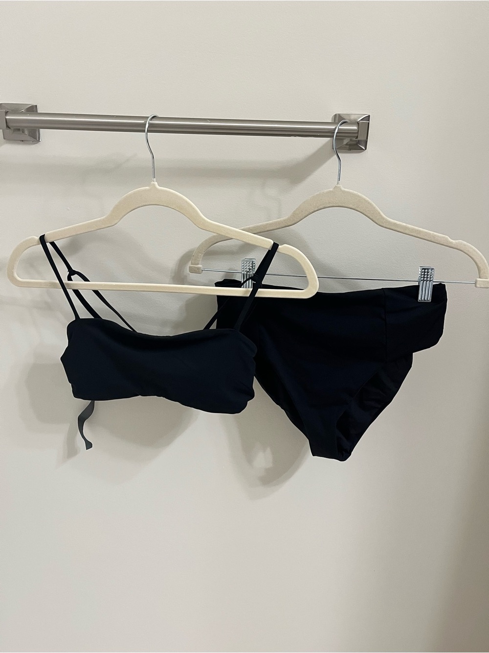 Vuori Dune Bikini Set – Black – Size Small – Retails $136 - Picture 3 of 6